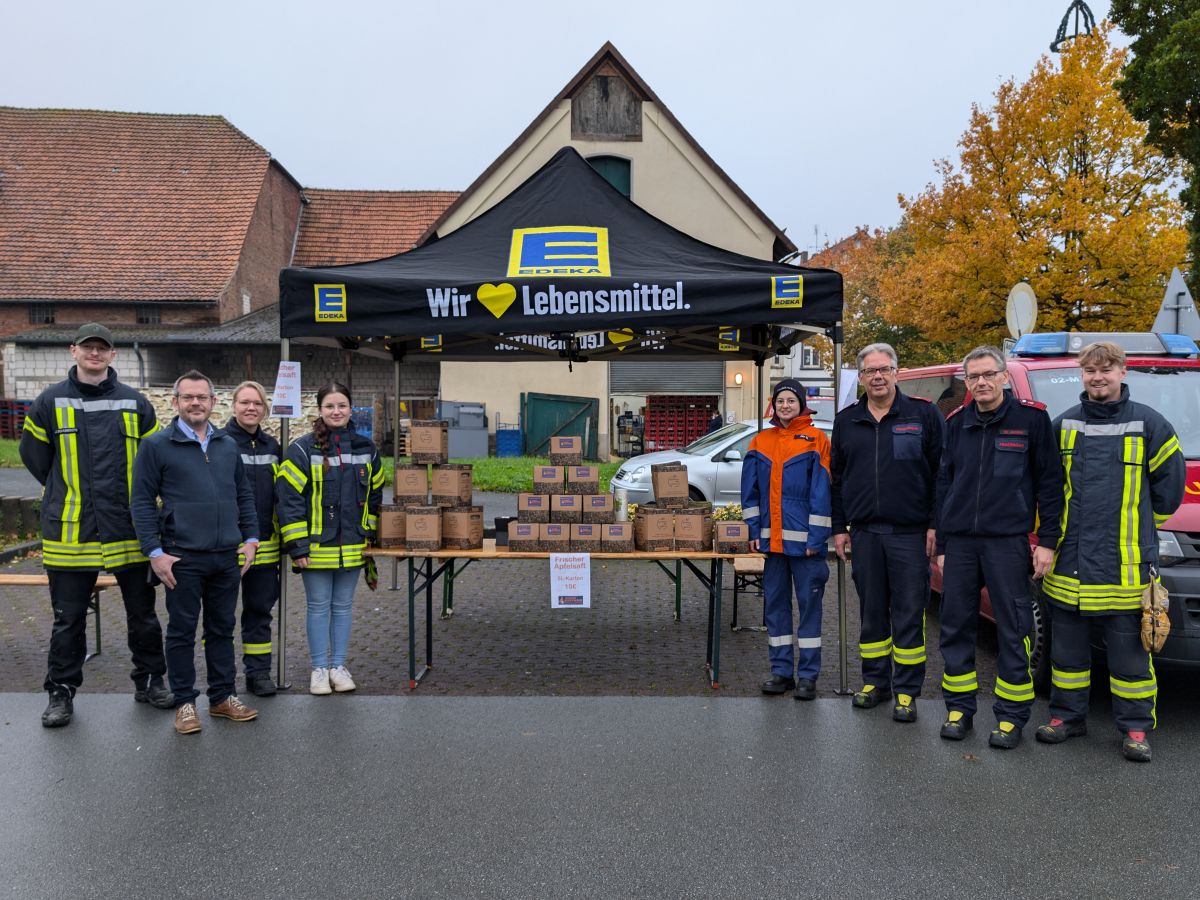 Apfelsaftverkauf 2024 der Jugendfeuerwehr erfolgreich durchgeführt